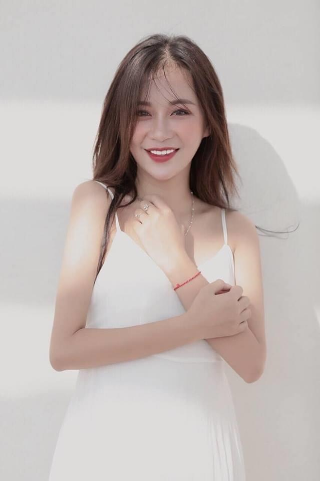 hot girl dai hoc thuong mai anh 2