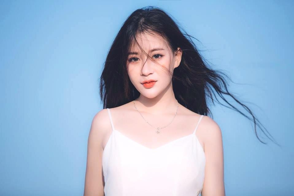 Nu sinh DH Thuong mai duoc dan mang vi nhan sac nhu mot 'nang tho' hinh anh