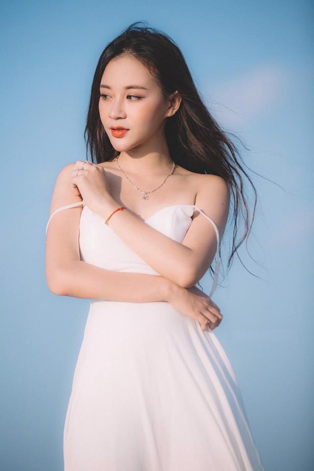 gai xinh dai hoc thuong mai anh 7