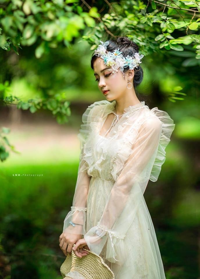 gai xinh dai hoc thuong mai anh 4