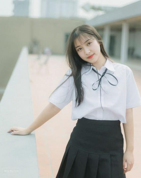 gai xinh dai hoc thuong mai anh 13