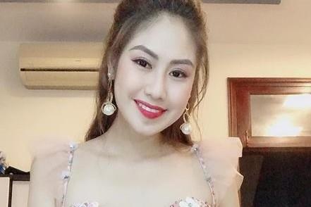 Hoa khoi nhac vien khoe giong hat tren song truyen hinh hinh anh