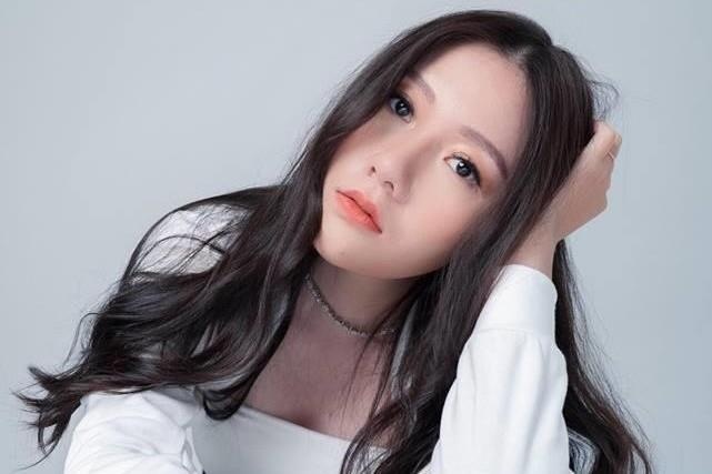 Hoi em gai cua sao Viet nhan sac noi bat khong kem gi anh chi hinh anh