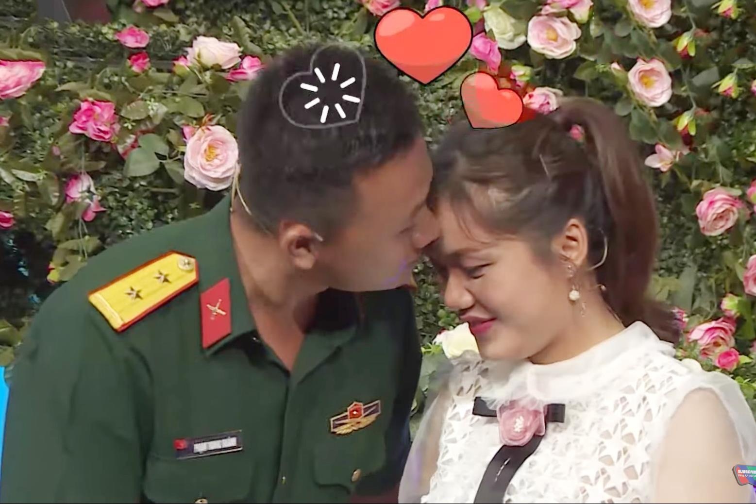 Co gai dong y hen ho pho dai doi truong voi tieu chi 'gia, giau, gioi' hinh anh