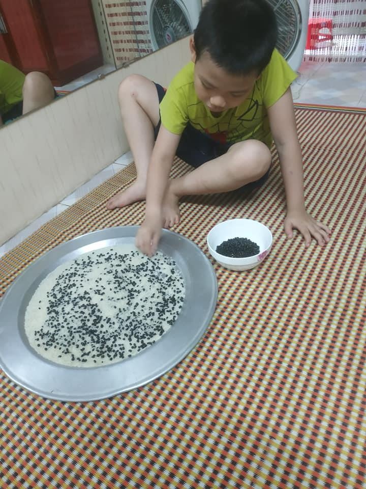 cậu bé bị anh trai bắt lựa đậu ảnh 2 cau be bi anh trai bat lua dau anh 2
