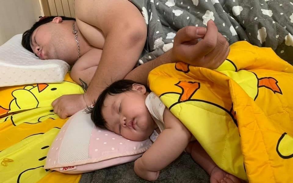 Loat anh 'Den ngu cung giong cha y duc' khien dan mang bat cuoi hinh anh