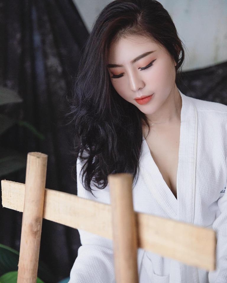 Hot girl bi nem da anh 9