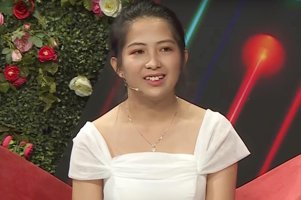 Gai xinh rang khenh, hat hay ‘dan mat’ ban trai bang qua doc hinh anh