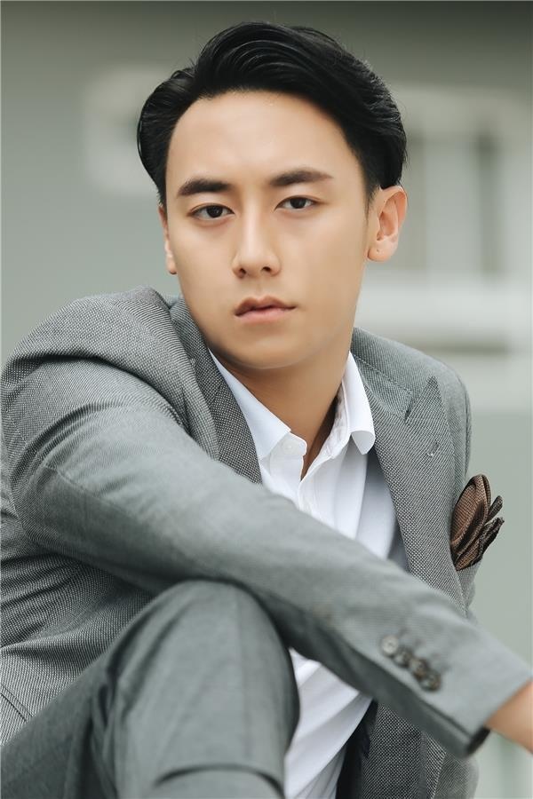 Hot boy noi tieng anh 12