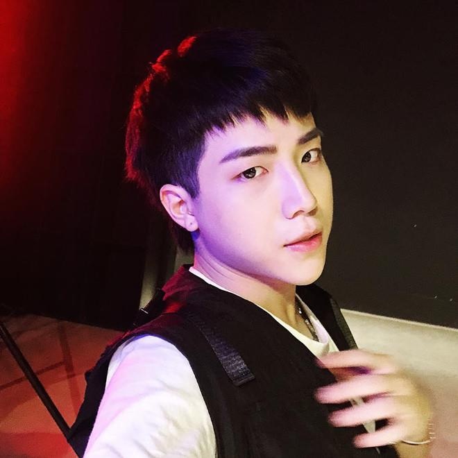 Hot boy noi tieng anh 8