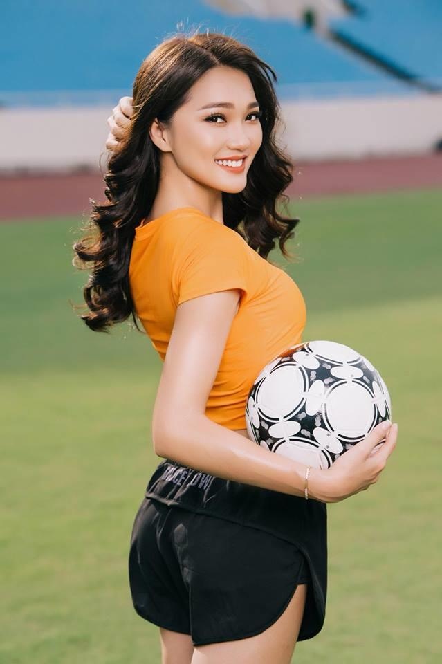 Hot girl tung thi hoa hau anh 8