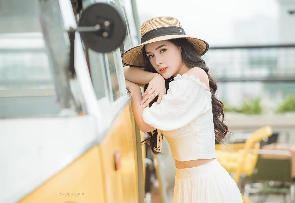 Hot girl tung thi hoa hau anh 4