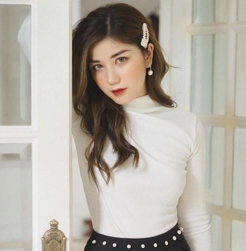 Hot girl thay doi nhan sac anh 2