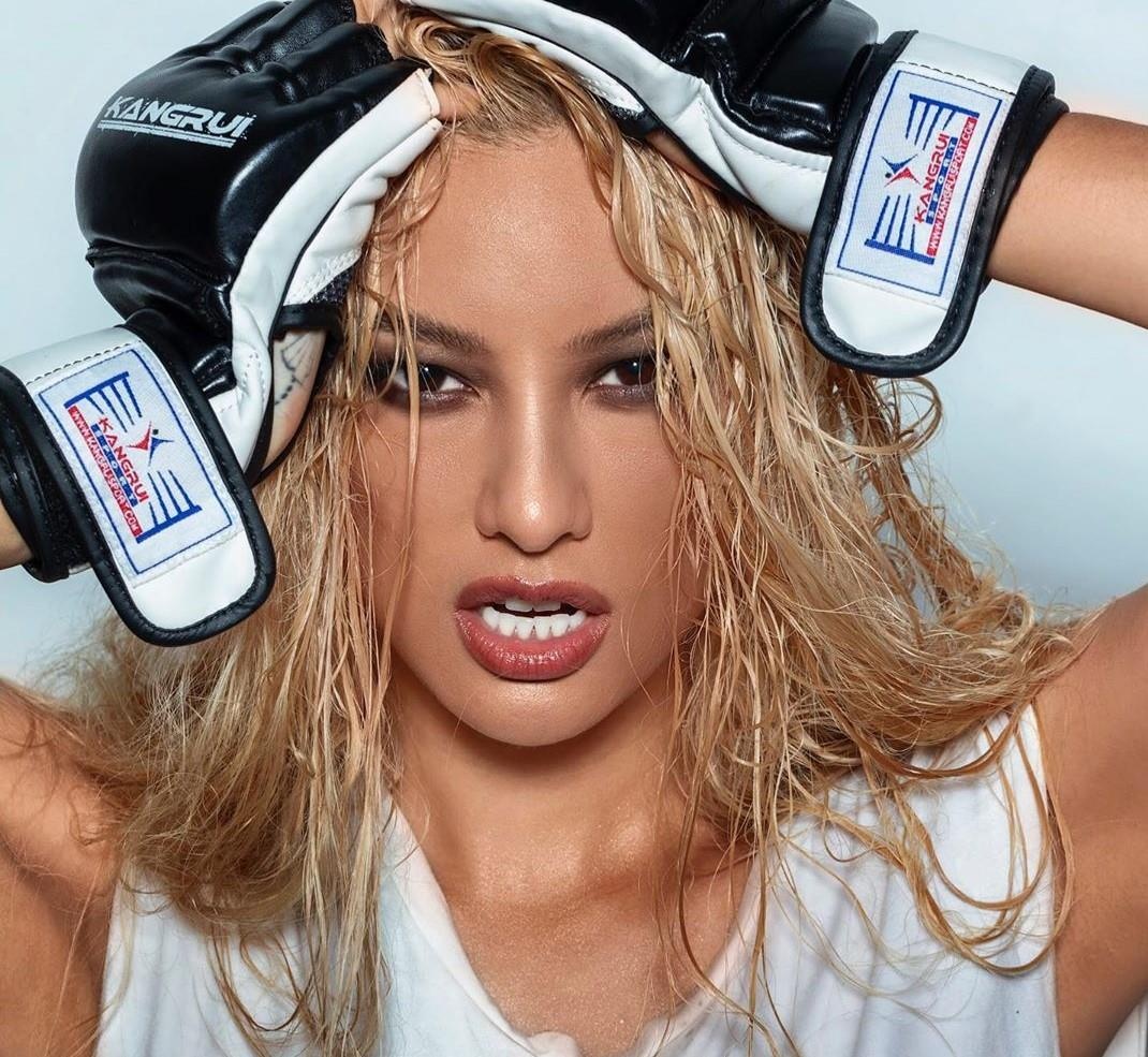 Bong hong lai The Face anh 1