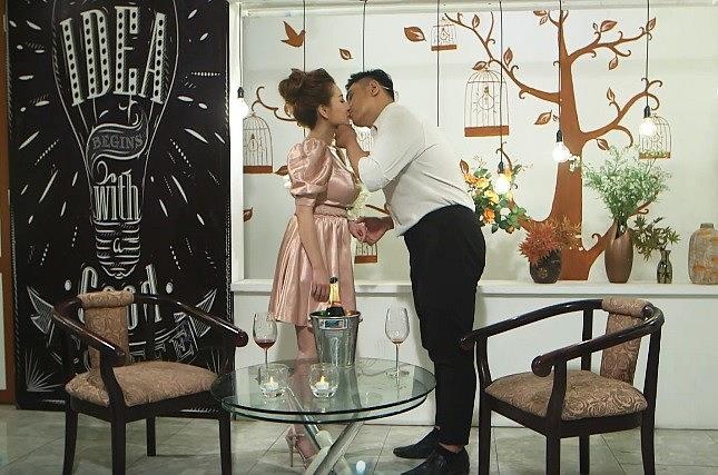 Nhan vat tham gia game show bi nem da anh 1