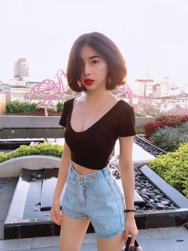 Hot girl vong eo con kien anh 2