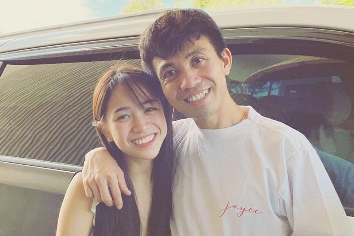 Minh Nhua chup anh voi con gai 20 tuoi, dan mang noi 'nhu hai anh em' hinh anh