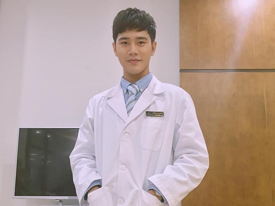 Tran Phong duoc khen dien trai, dang yeu trong 'Hau due mat troi' hinh anh