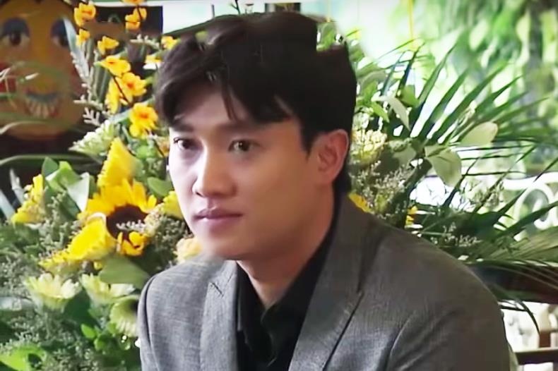 Khoanh khac Vu 'So Khanh' bi gia dinh nha vo lam lo hinh anh