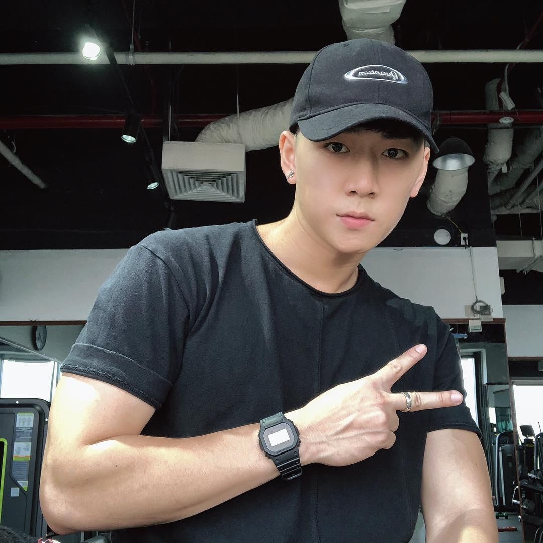 Hot boy U30 trong nhu trai tre anh 8