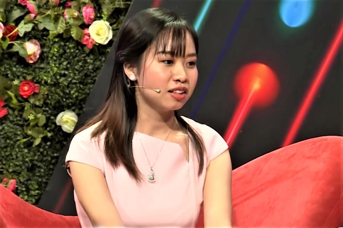 Giao vien 24 tuoi chua tung yeu day ban trai to tinh bang tieng Thai hinh anh