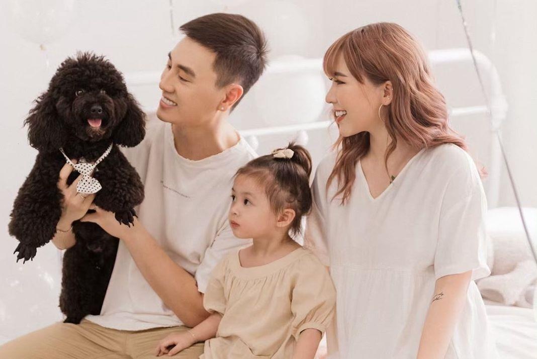 Kien Hoang khoe khoanh khac vui dua cung con gai tai nha rieng hinh anh