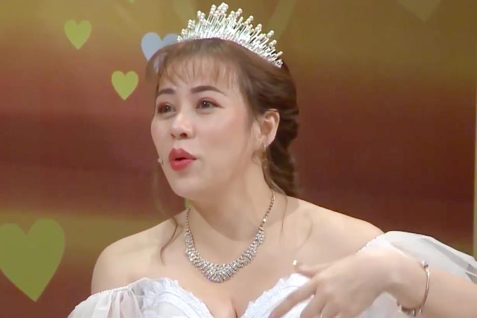 Dien vien Hoang Meo to xau vo 'vua song ao lai tieu cuc' hinh anh