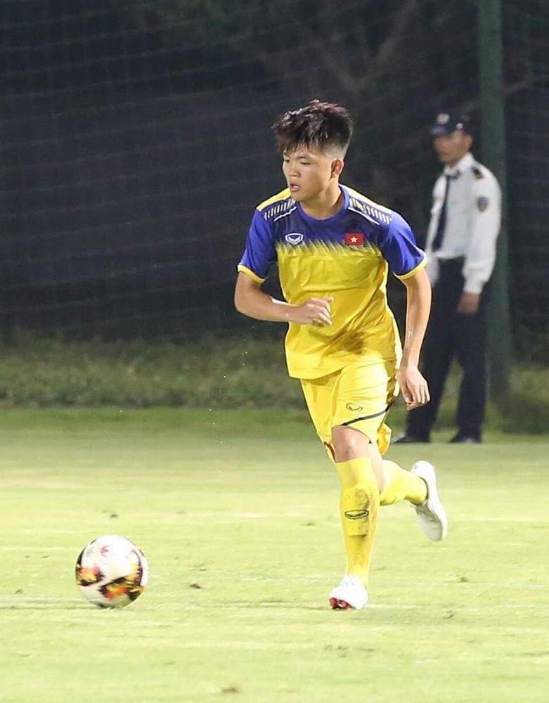 cau thu U18 Viet Nam anh 9