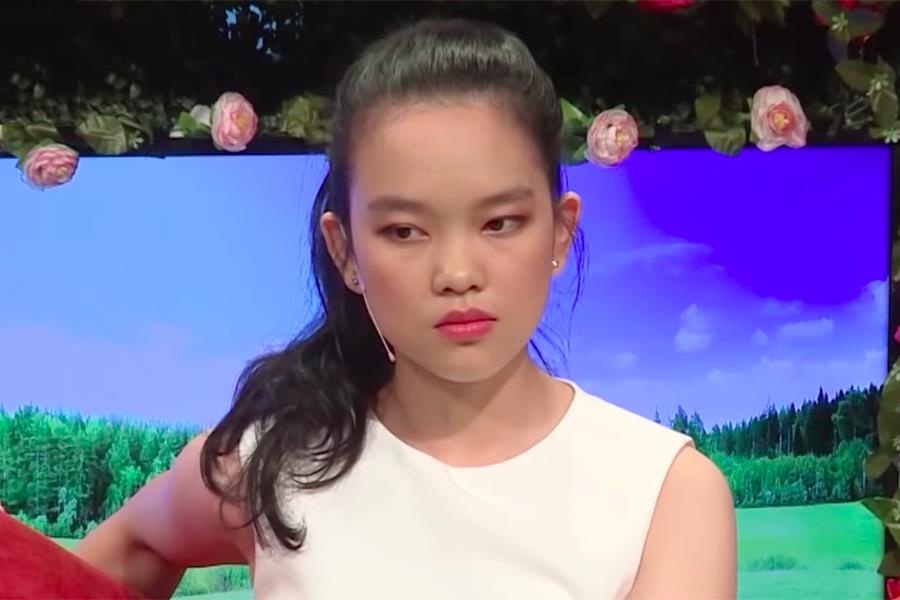 Co gai doi ban trai tai tro di chau Au moi hen ho: 'Choi mot minh di' hinh anh