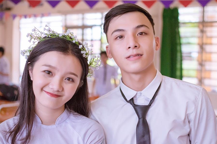 Muon but to tinh voi nhung cau 'tha thinh suong suong' dip tuu truong hinh anh