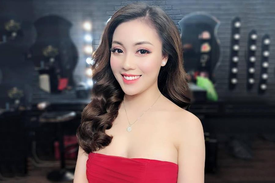 3 giang vien noi tieng tren mang voi ngoai hinh khong kem hot girl hinh anh