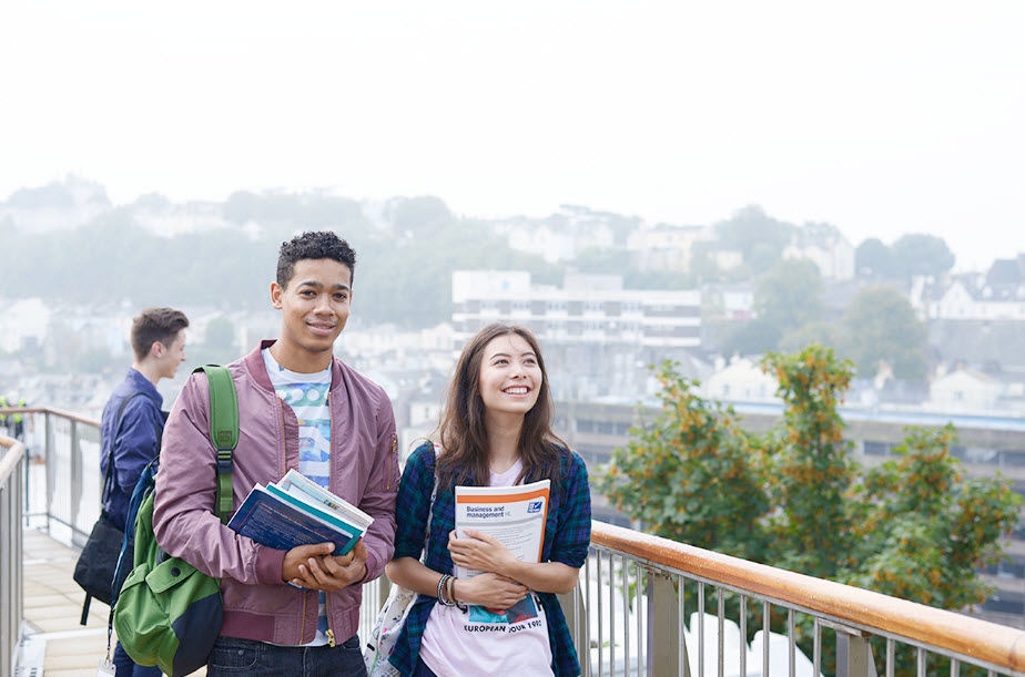 Du học sinh ảo tưởng ảnh 2 Du hoc sinh ao tuong anh 2