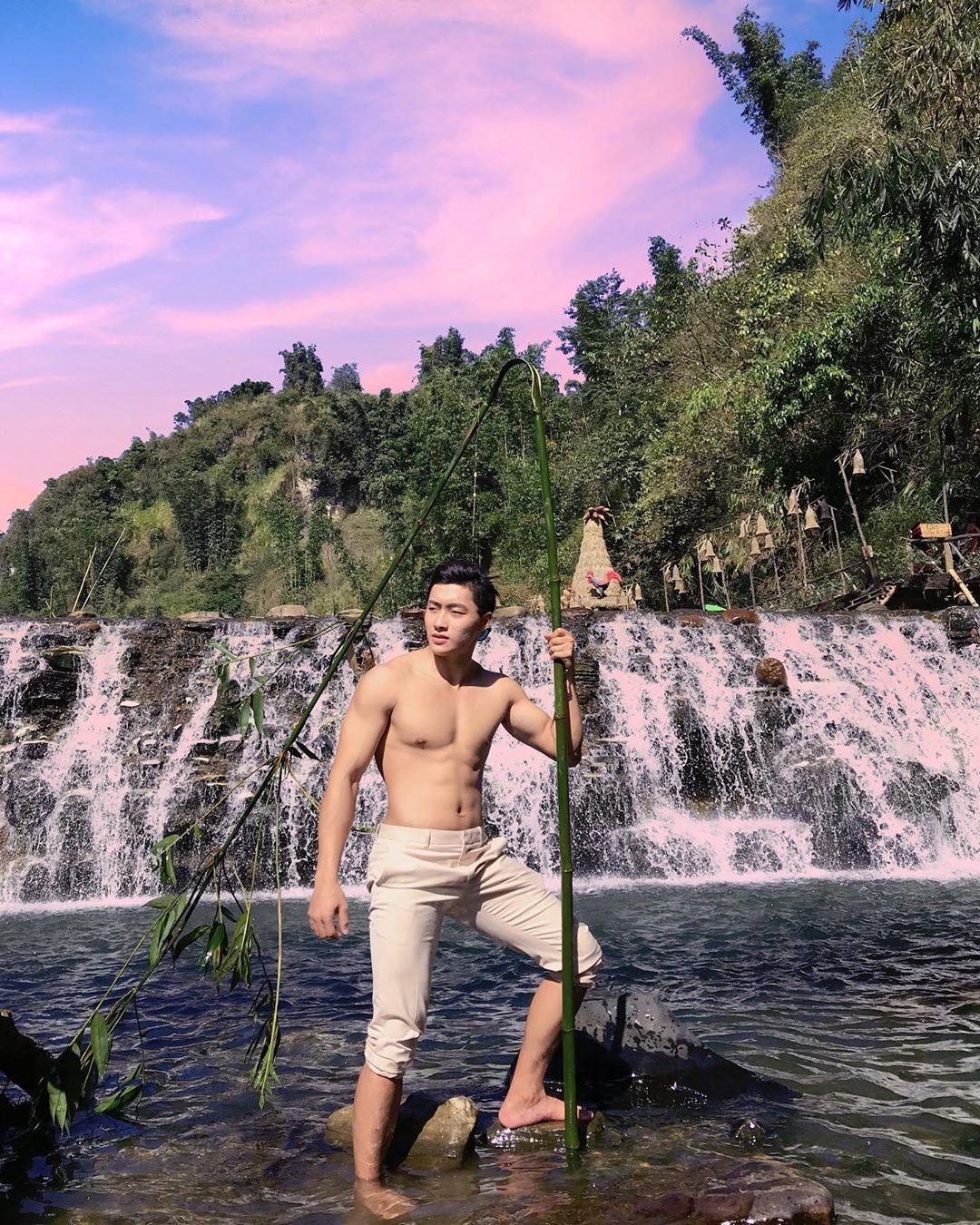 Nam chinh MV Di Du Dua Di anh 11