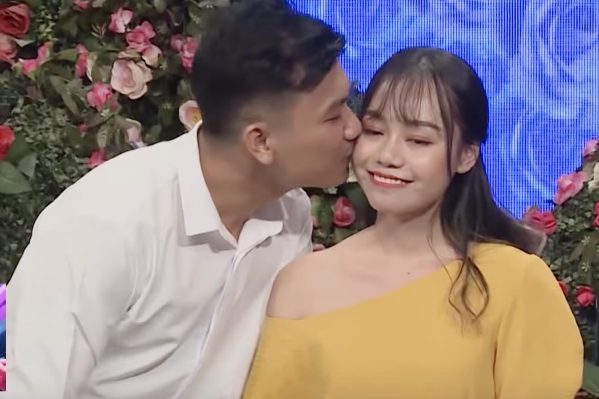 Man tha thinh cua co gai 20 tuoi: 'Mat em dep vi co hinh bong anh' hinh anh