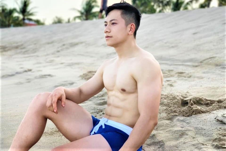 Thay giao body 6 mui va loat hot boy duoc hoi chi em 'san lung' hinh anh