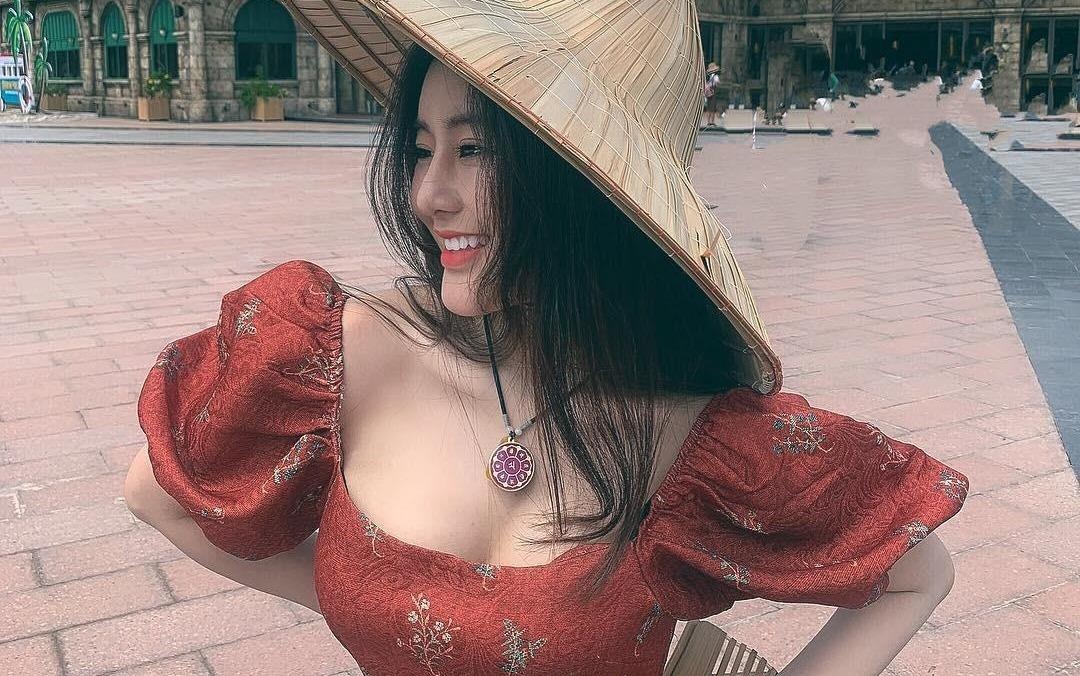 Cac hot girl DH HUFLIT: Nguoi nhieu tranh cai, nguoi noi tieng goi cam hinh anh