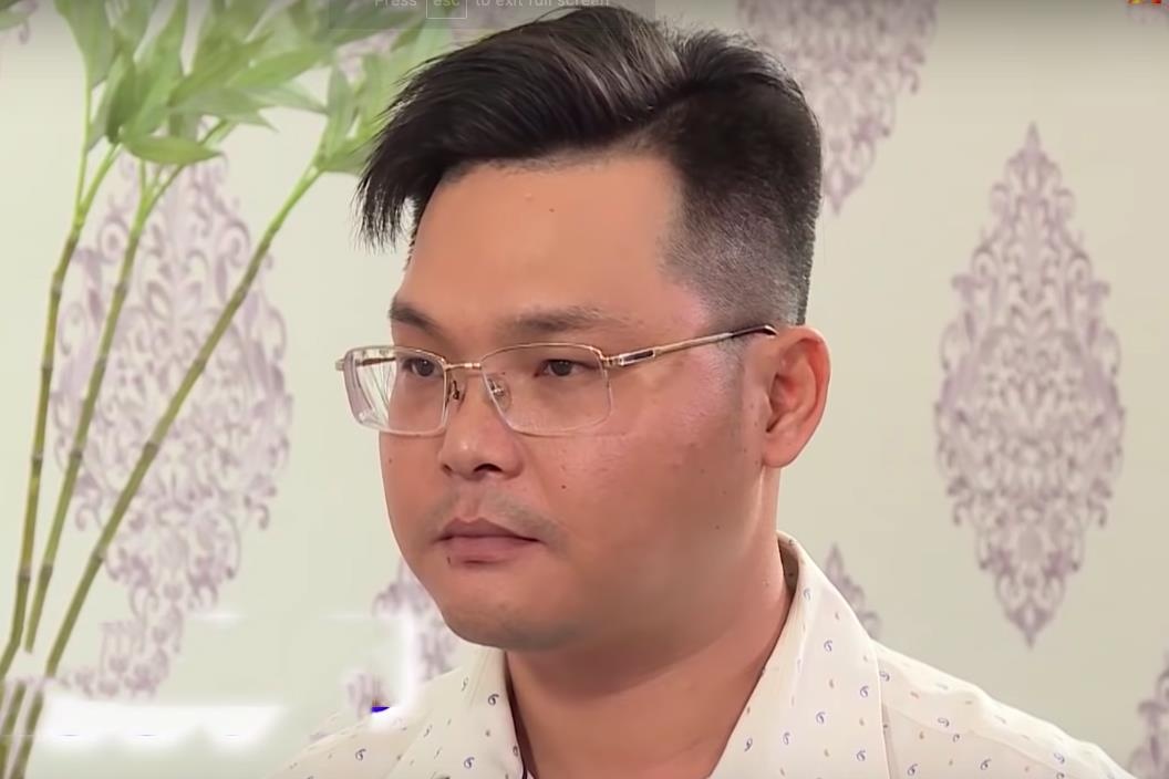 Ong bo don than ham choi game, me hut thuoc bi tu choi hen ho hinh anh