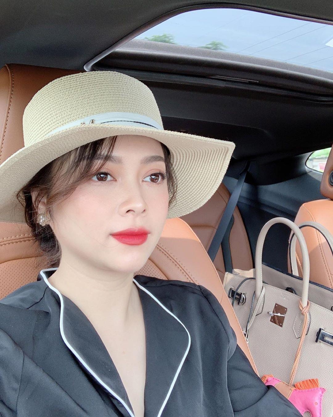 Hot mom mang xa hoi anh 14