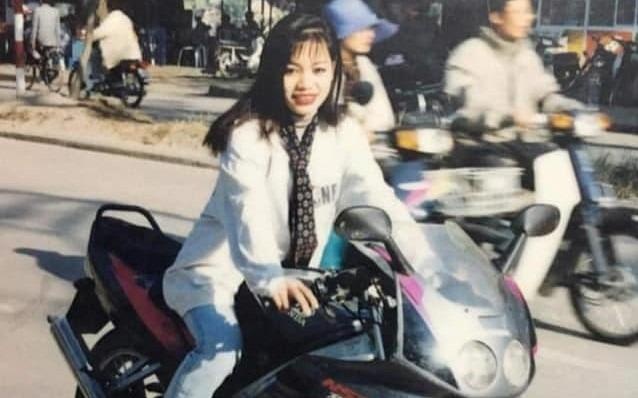 Dan choi 7X chay moto, 9X nghe HKT, trend 10X la tha thinh tren mang hinh anh