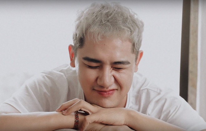 Duy Plue lam vlog ghi lai qua trinh phau thuat tham my hinh anh