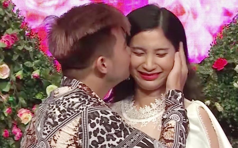 Chang trai toan noi loi 'ngon tinh' hen ho co gai thich di chau Au hinh anh