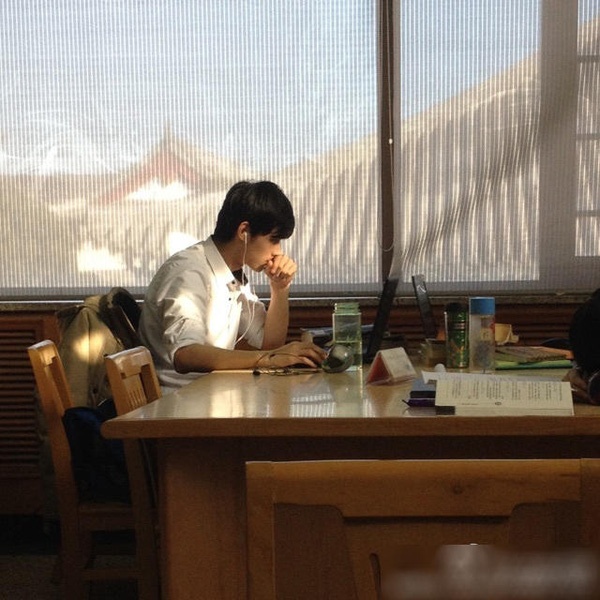 Hot boy song ao anh 6