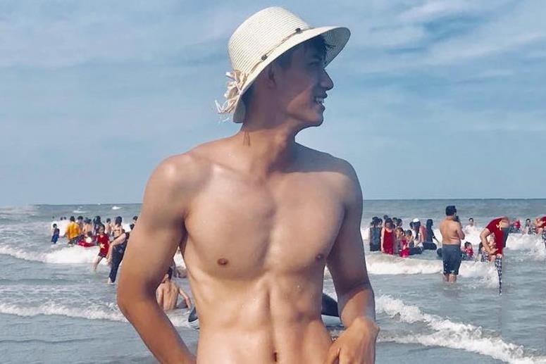 Mau nam 6 mui cao 1,90 m va loat trai dep thu hut hoi chi em hinh anh