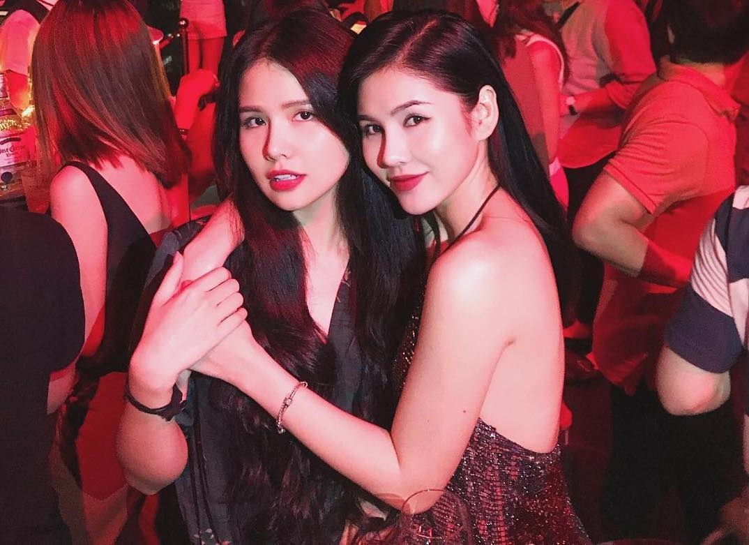 3 doi ban than cung tuoi, nhan sac mot chin mot muoi hinh anh