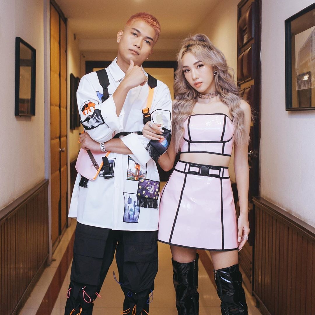 Nhom ban than noi tieng anh 8