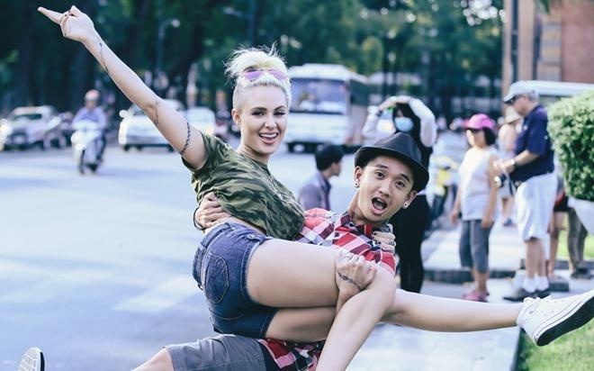 Nhung tinh yeu trai Viet gai Tay noi tieng voi dan mang hinh anh