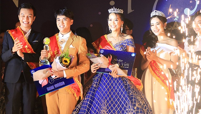 hot girl DH Van Hien anh 12