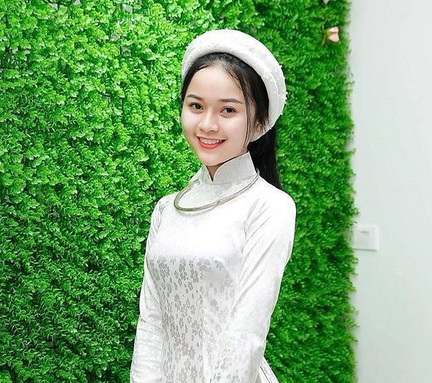 Hot girl DH Khoa hoc tu nhien anh 9