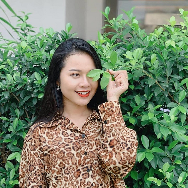 Hot girl DH Khoa hoc tu nhien anh 7