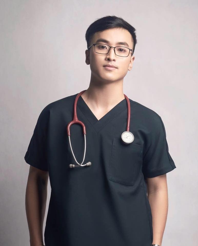 Bac si dien trai anh 2